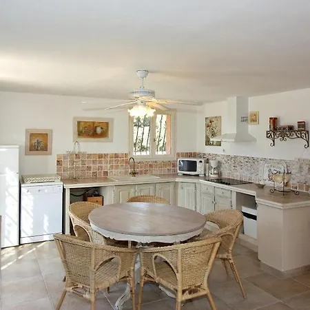 Sleeps 7 Pool *