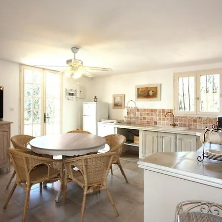 Sleeps 7 Pool Сasa de vacaciones *
